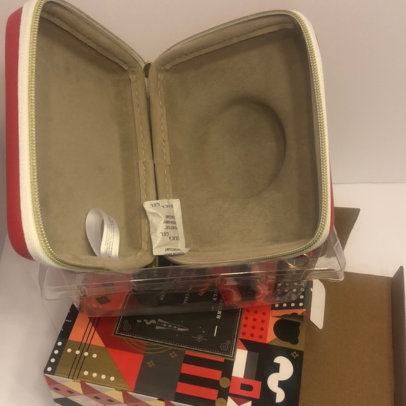 FAO SCHWARZ INSTANT CAMERA CASE NWT - Picture 3 of 4